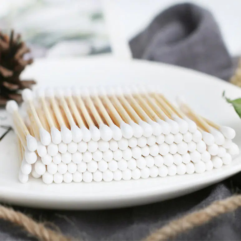 200 Bamboo Cotton Swabs for Makeup and Ear Cleaning